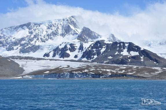 St Andrews Bay, na Geórgia do Sul, local da maior colônia de pinguins rei do mundo
